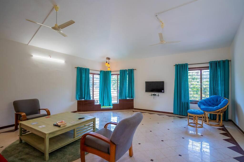 Gandaulim Lake View Villa المظهر الخارجي الصورة