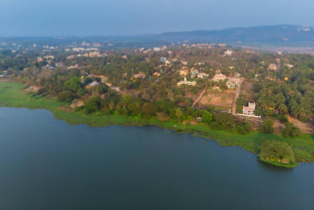 Gandaulim Lake View Villa المظهر الخارجي الصورة