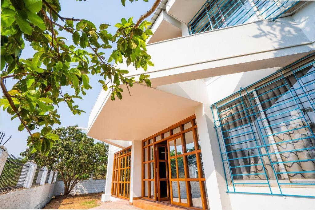 Gandaulim Lake View Villa المظهر الخارجي الصورة