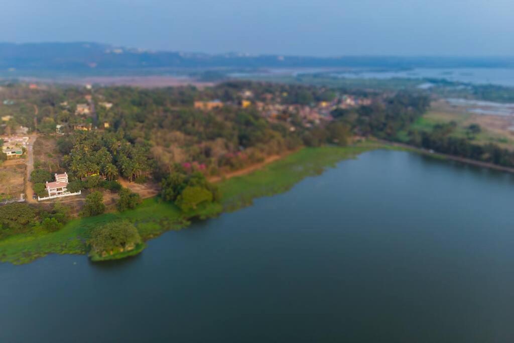Gandaulim Lake View Villa المظهر الخارجي الصورة
