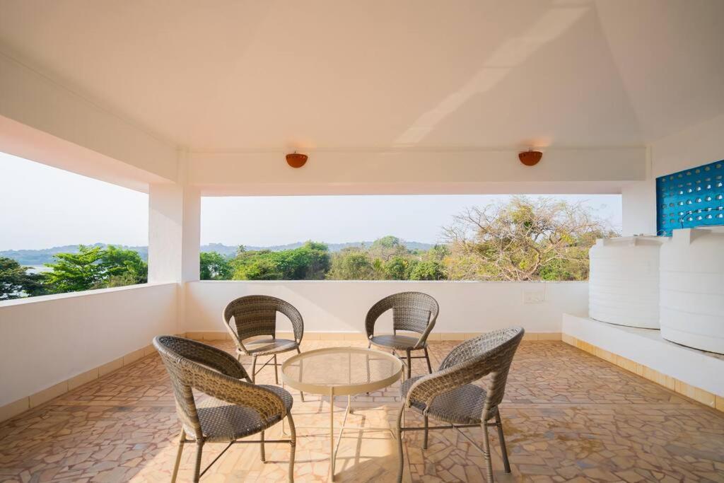 Gandaulim Lake View Villa المظهر الخارجي الصورة