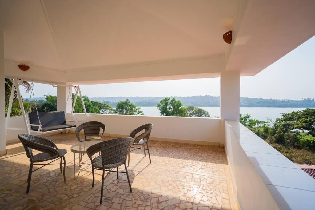 Gandaulim Lake View Villa المظهر الخارجي الصورة